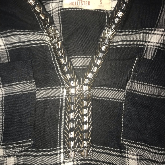 CUTE BLACK FLANNEL🖤 EMBROIDERED W/SEQUINS - Picture 4 of 4